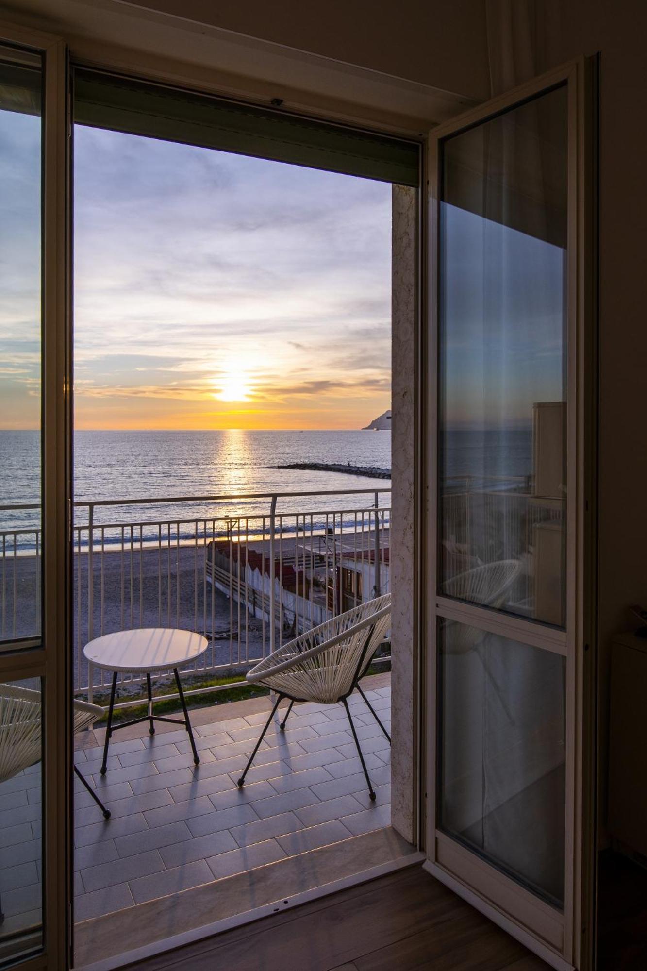Frühstückspension Cas' A Mare - Beachfront Luxury Salerno