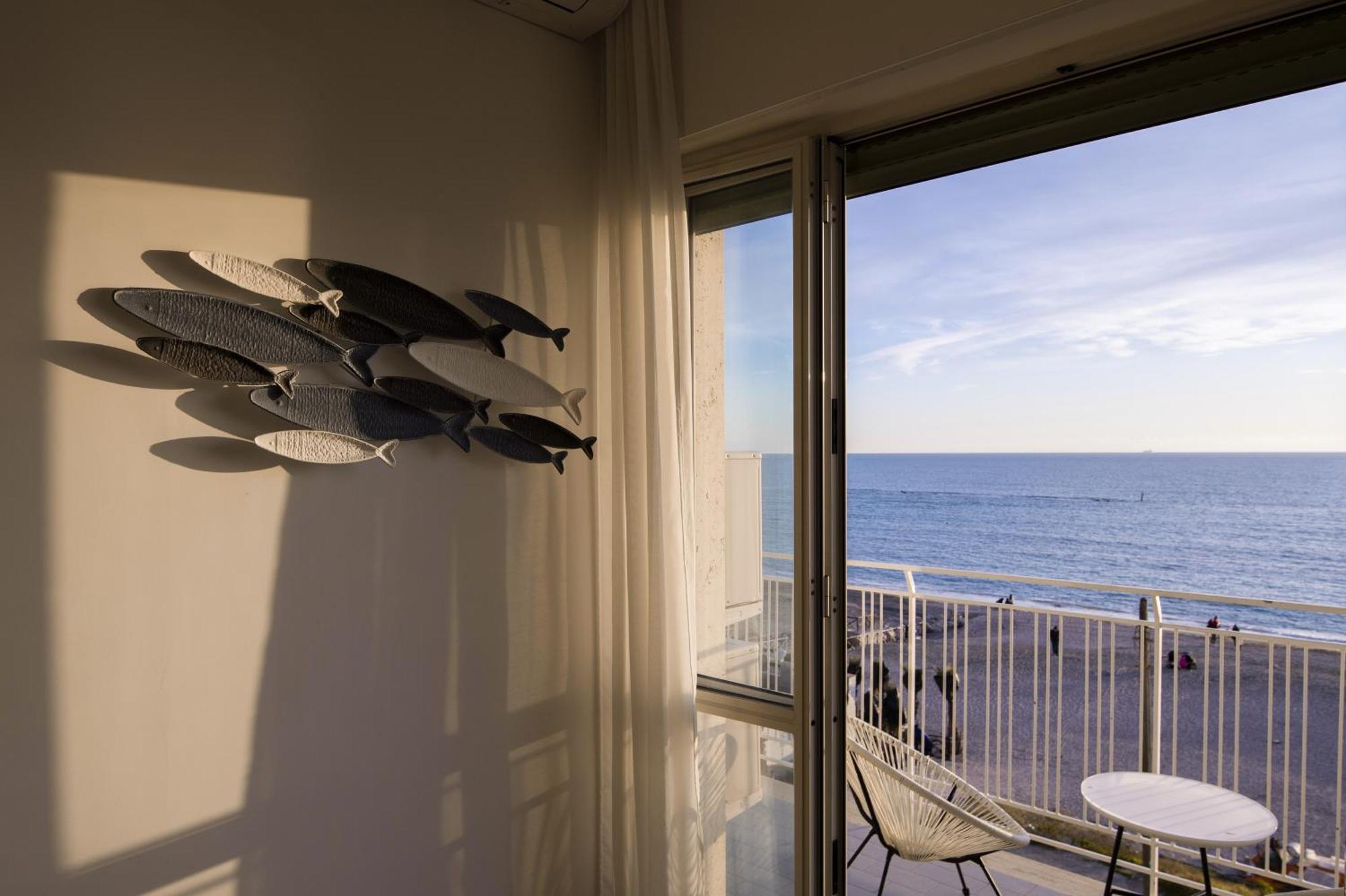 Cas' A Mare - Beachfront Luxury Salerno